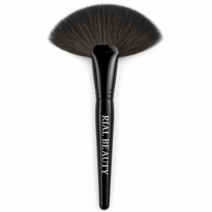 فرشاة توزيع الإضاءة واحمر الخدود من ريال بيوتي